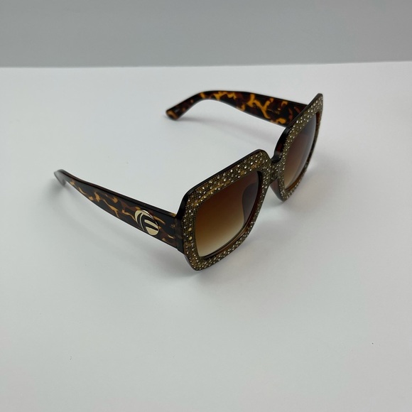 Luxury Leopard Print Sunglasses - Picture 5 of 6